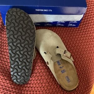 Birkenstock Clogs size 8 narrow